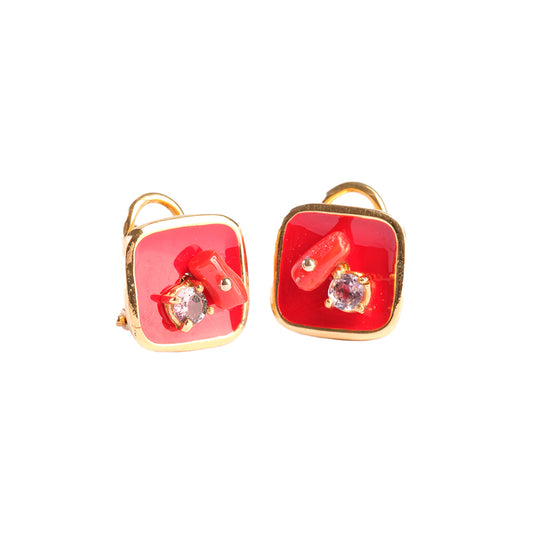 Red square earrings Color